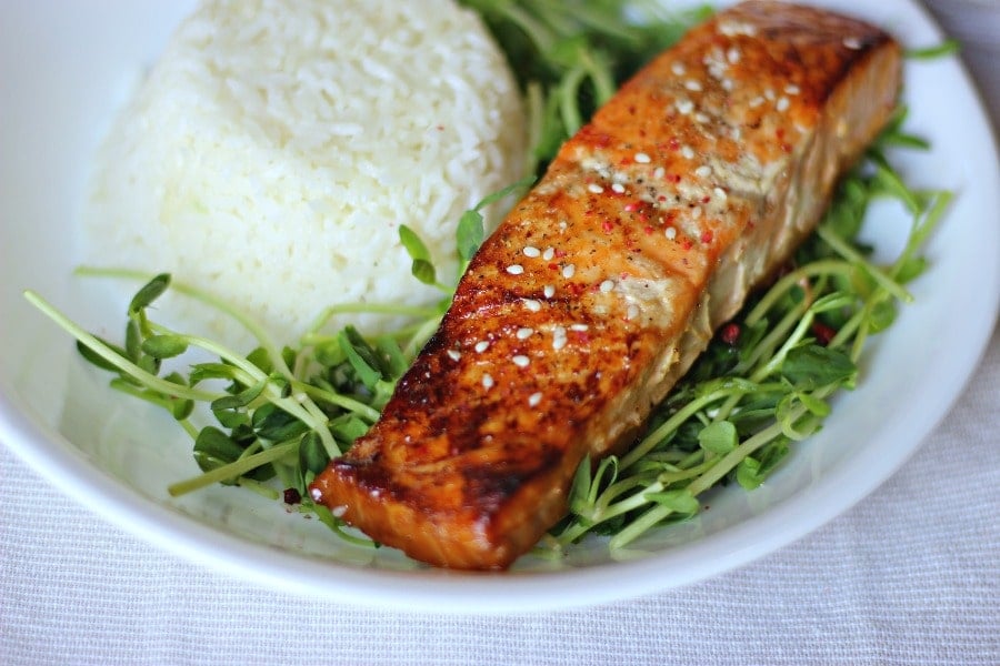 This easy sesame teriyaki salmon in foil is a great 30-minute meal for a busy week night. gardeninthekitchen.com