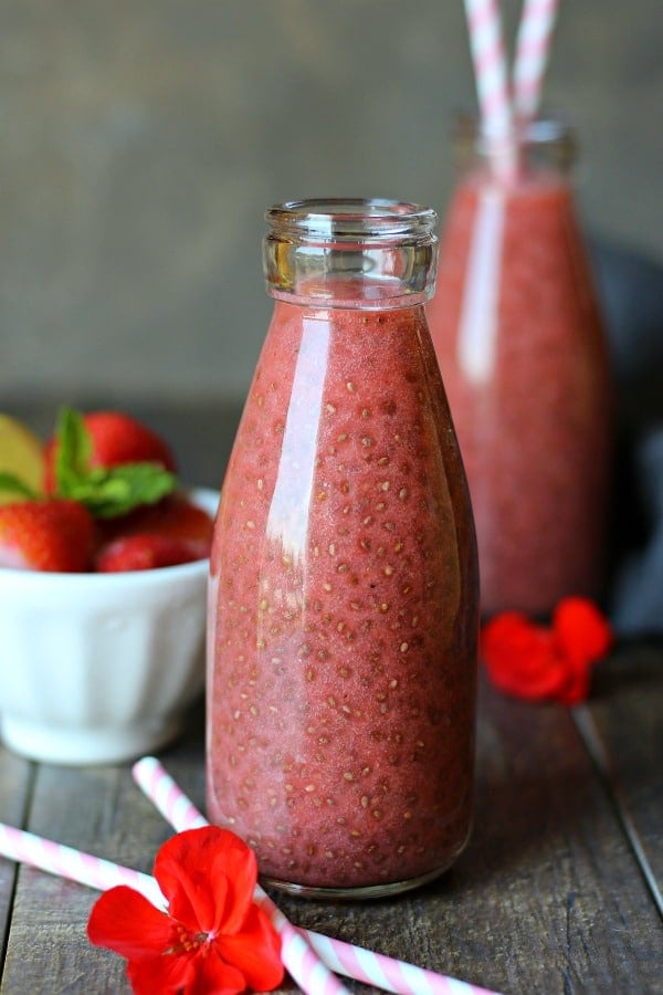 This invigorating Strawberry Chia Lemonade is a delicious healthy and energy boosting drink. A must try! gardeninthekitchen.com