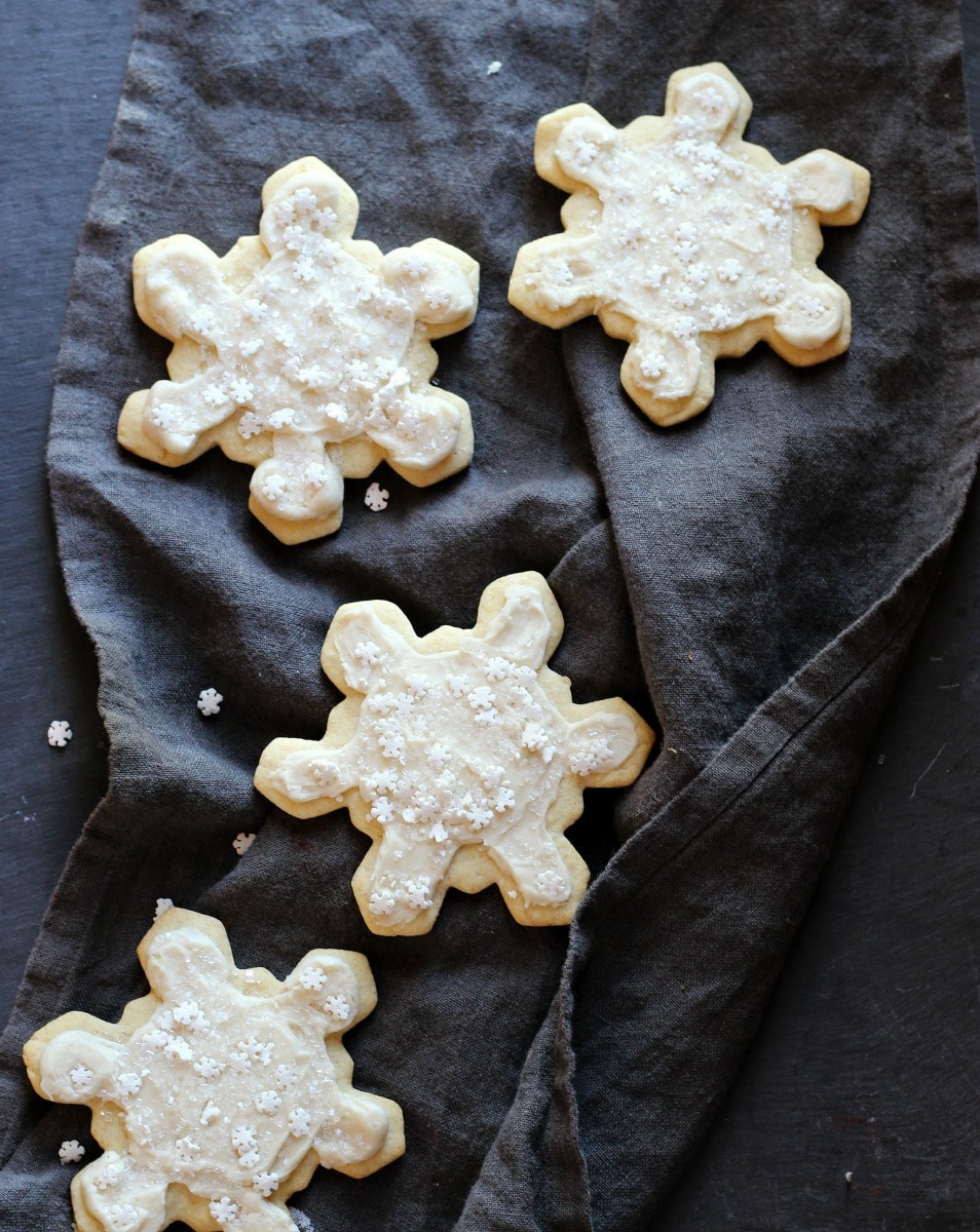 Snowflake Sugar Cookies (Gluten-Free) | gardeninthekitchen.com