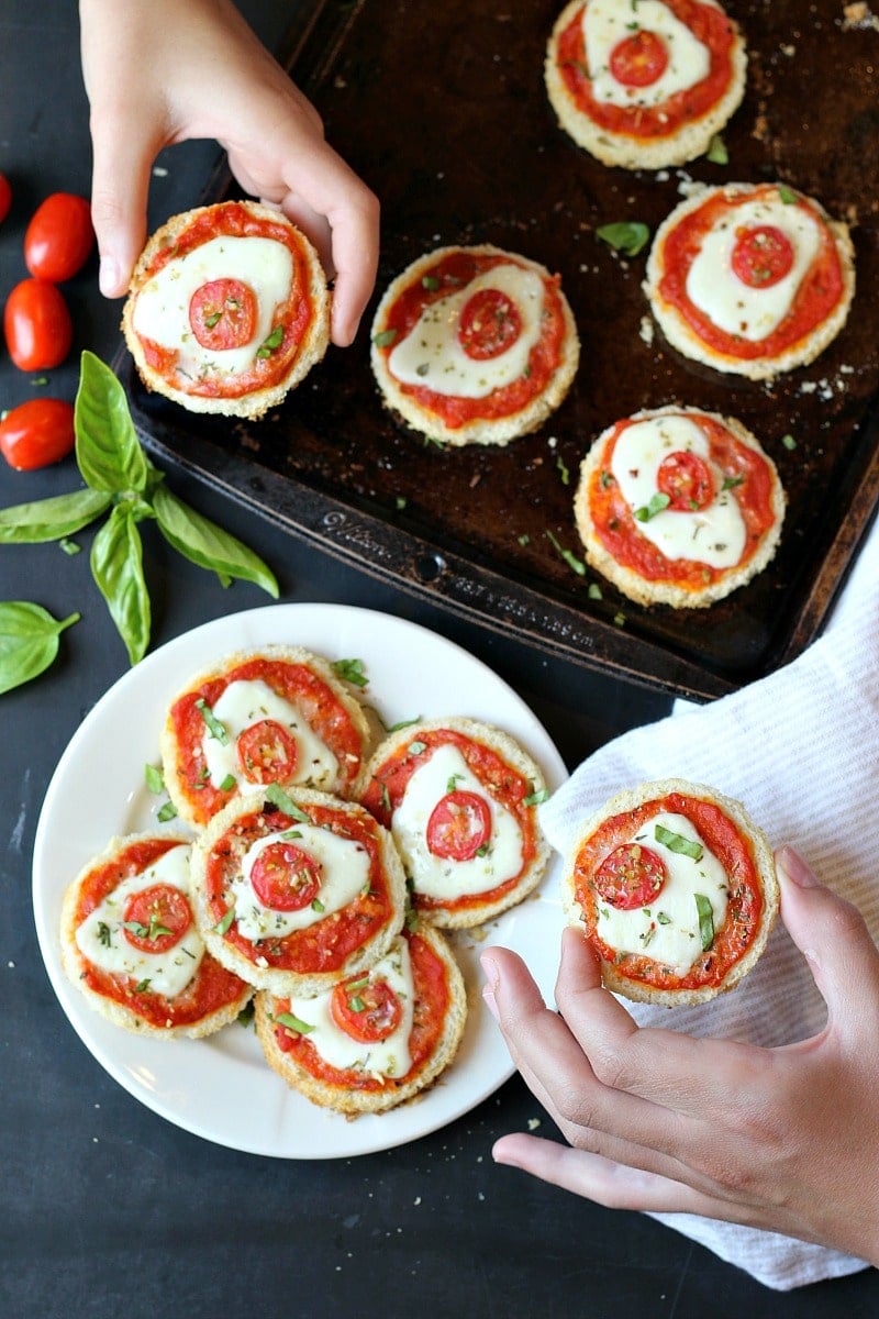 Easy Margherita Pizza Bites 