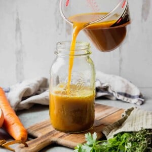the ultimate guide to making bone broth