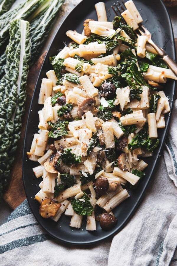 Garlicky Kale & Mushroom Pasta