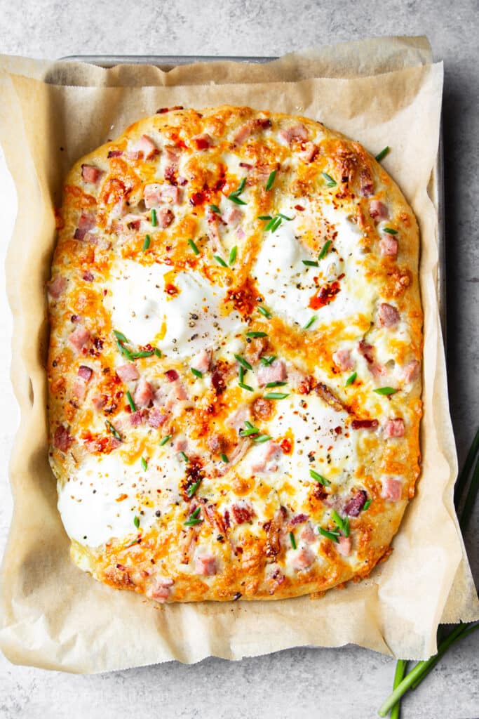 Fully cooked breakfast pizza