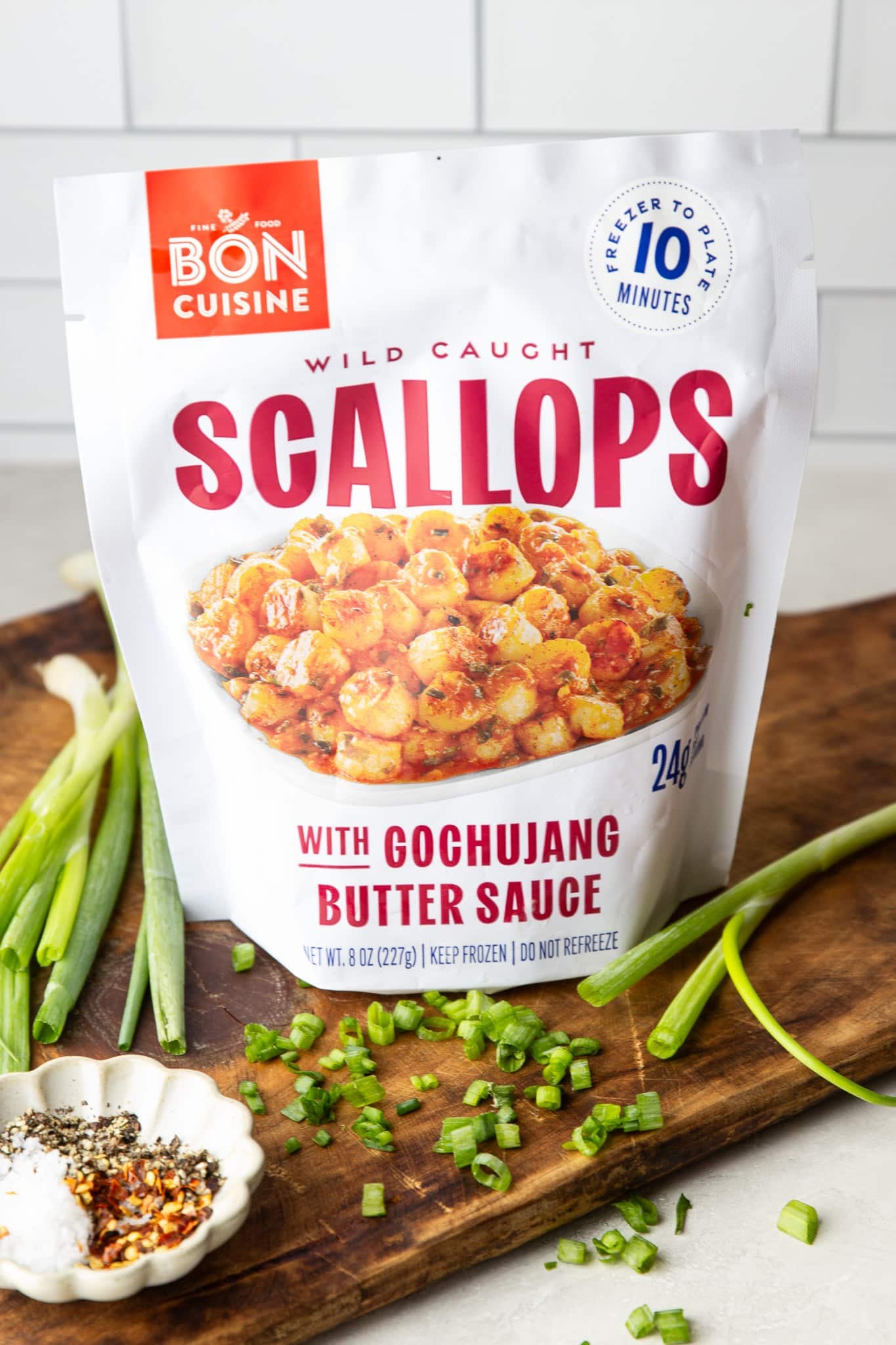Gochujang scallop pasta combines tender scallops, roasted vegetables and spaghetti in a sweet and spicy butter sauce for an easy 30-minute dinner.