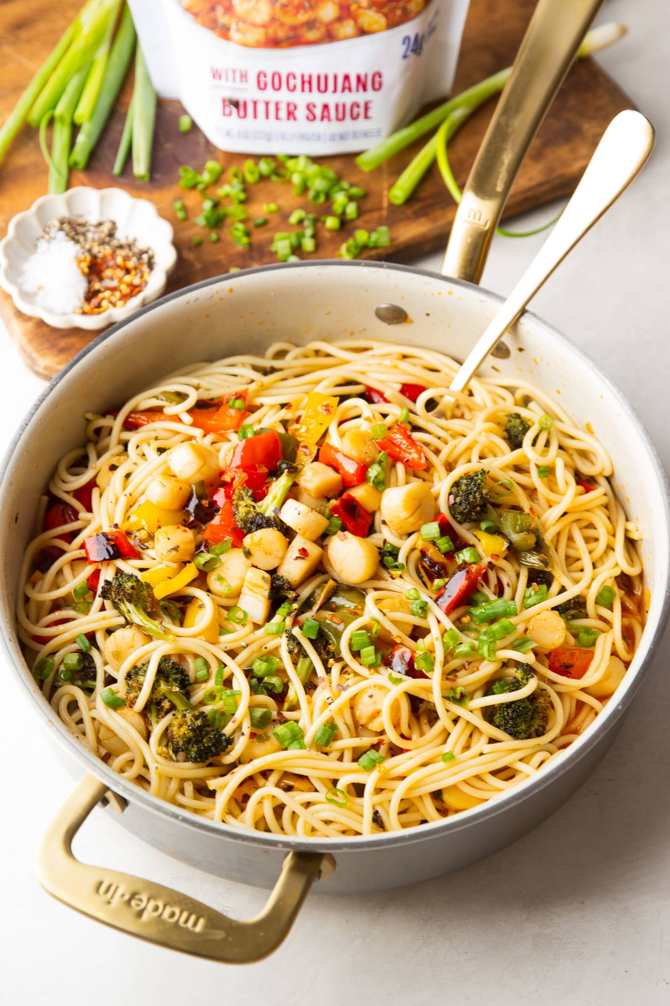 Gochujang scallop pasta combines tender scallops, roasted vegetables and spaghetti in a sweet and spicy butter sauce for an easy 30-minute dinner.